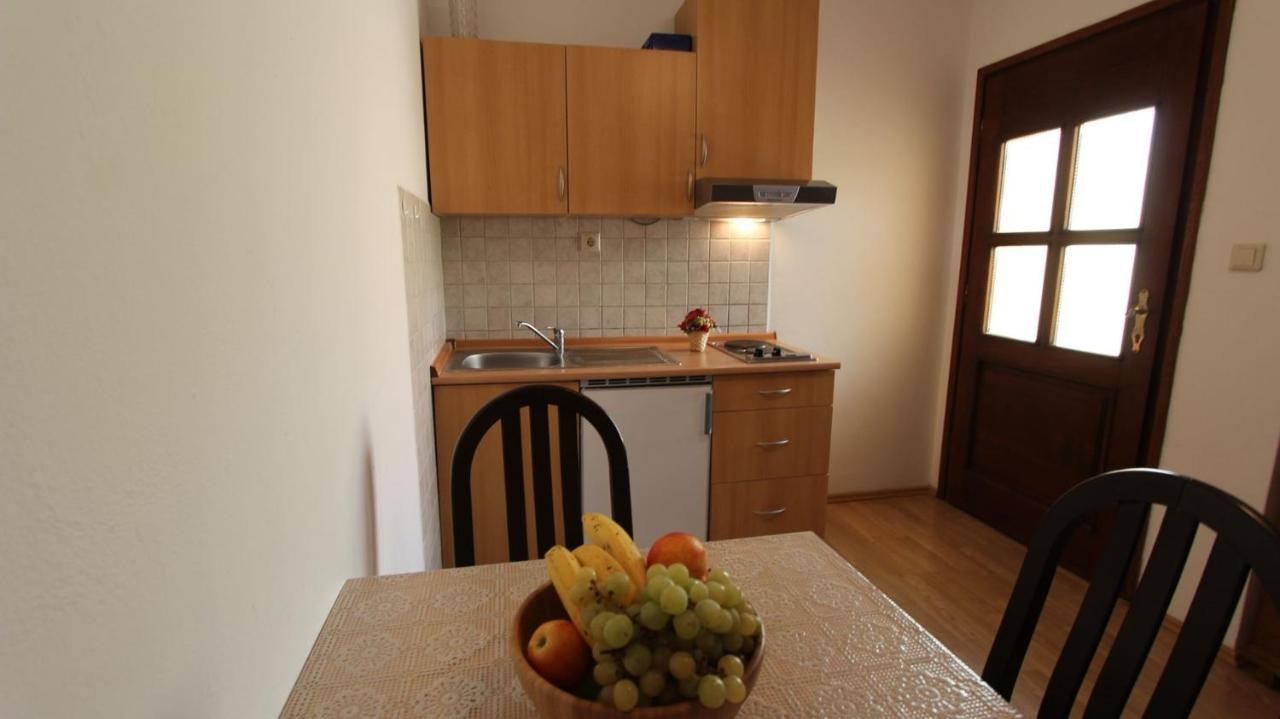 Apartments Grzetic Malinska Eksteriør bilde