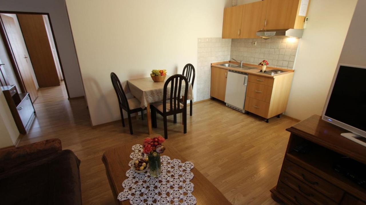 Apartments Grzetic Malinska Eksteriør bilde