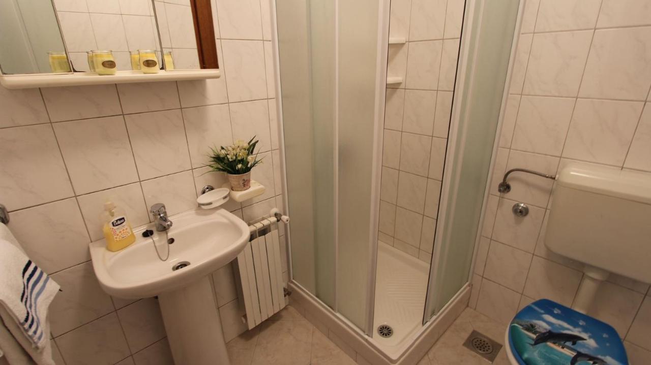 Apartments Grzetic Malinska Eksteriør bilde